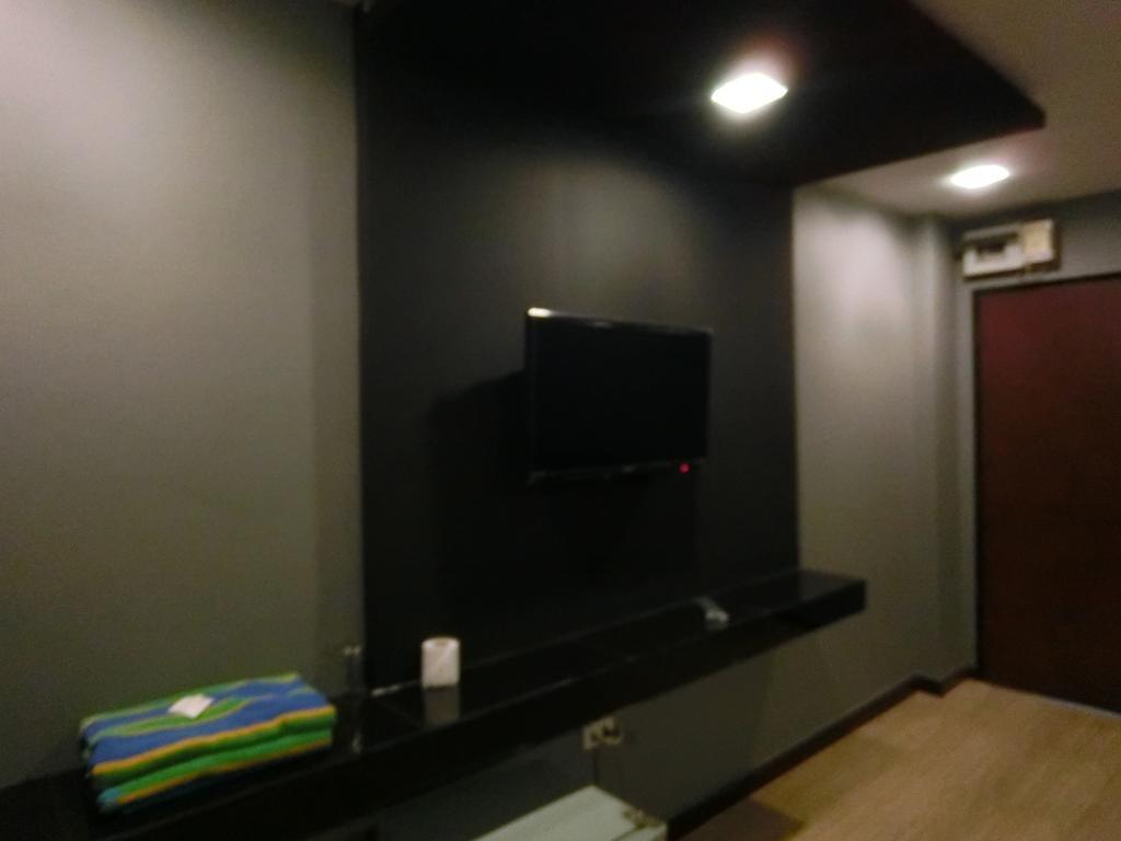 Newyork Suite Hotel Ban Ko  Экстерьер фото